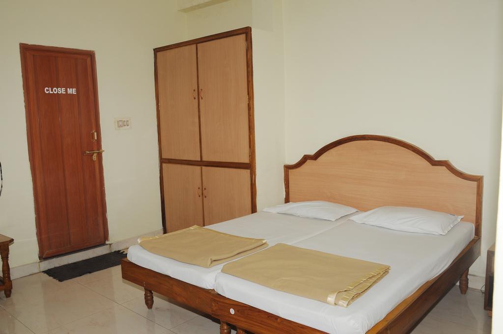 Hotel Agarala Residency Tirupati Eksteriør bilde